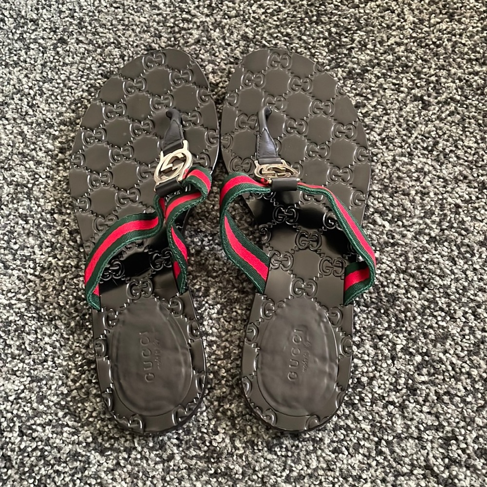 gucci flip flops